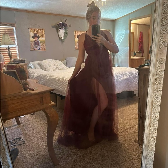Beautiful burgundy dress. Bought for a wedding but never wore - Picture 1 of 2
